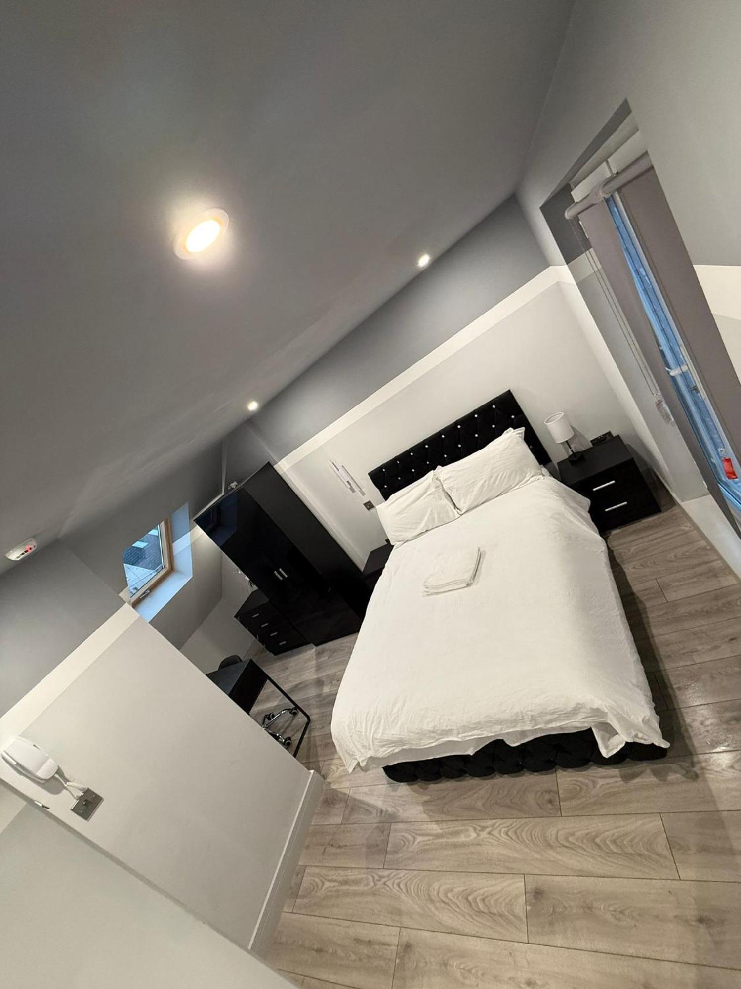 Letzi Private En-suite, Near Heathrow Airport T3 Guest house Hayes (Greater London)
