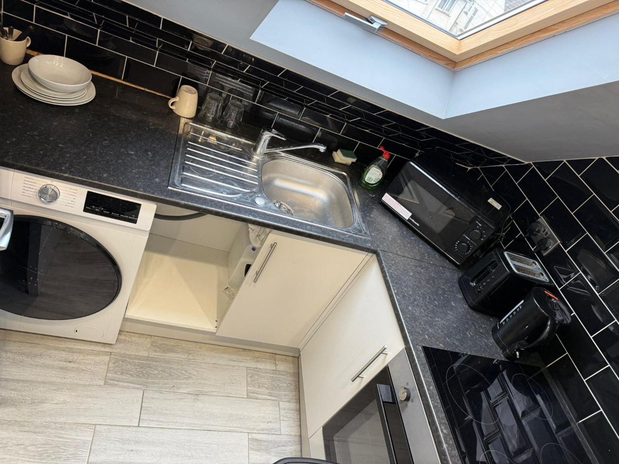 Letzi Private En-suite, Near Heathrow Airport T3 Hayes (Greater London)